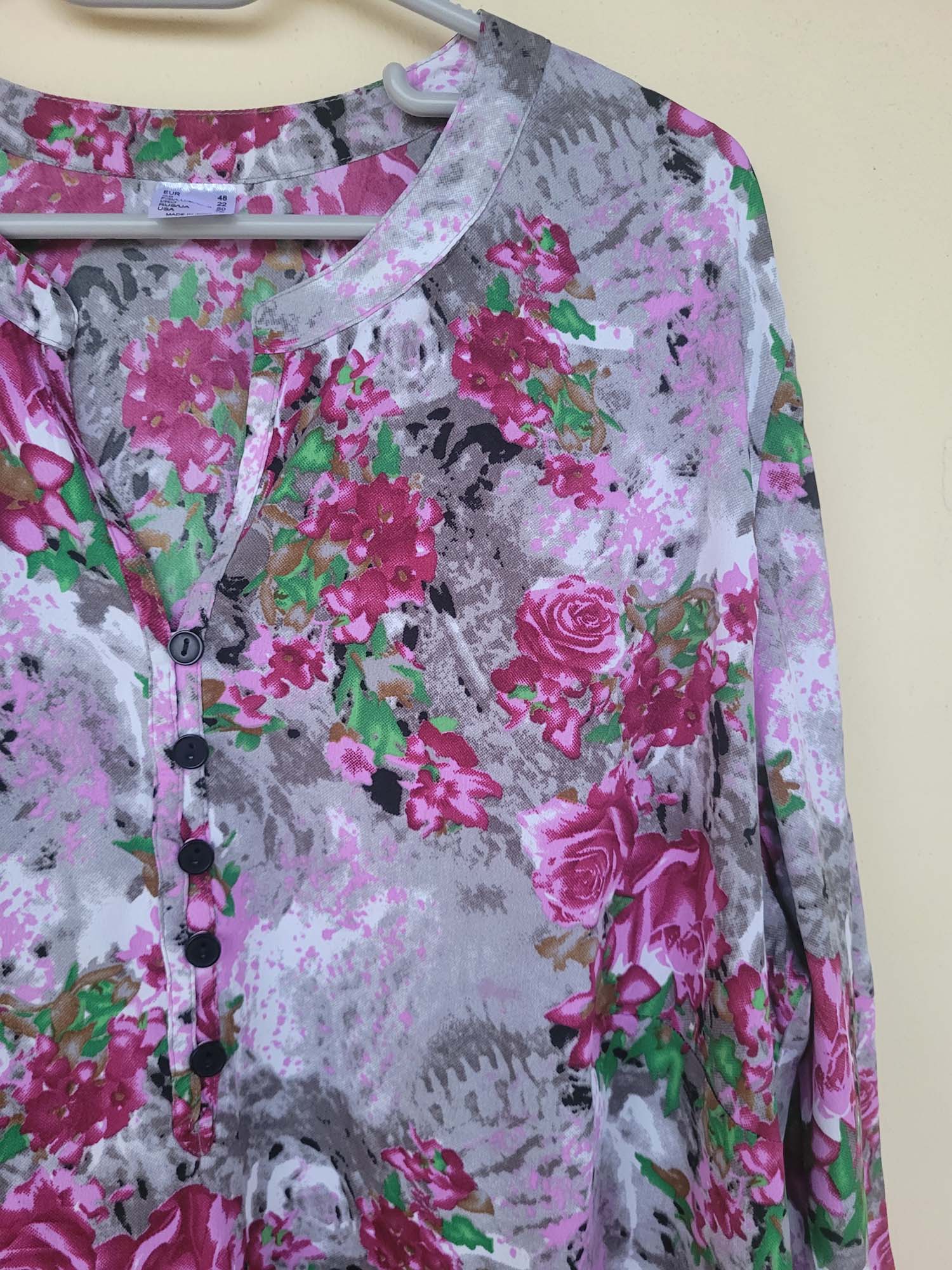 חולצה פרחונית חצי מכופתרת