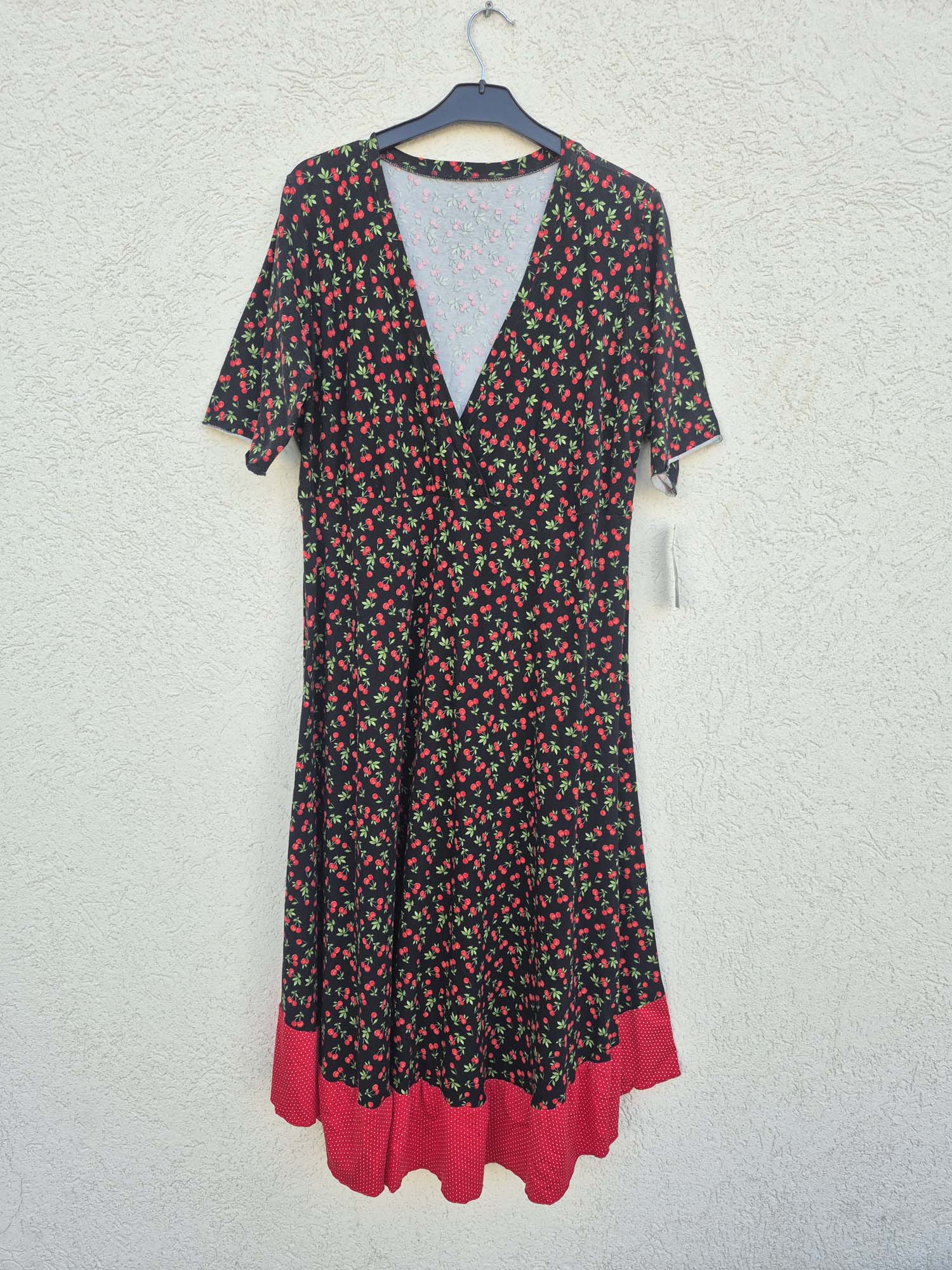 שמלת טריקו דובדבנים