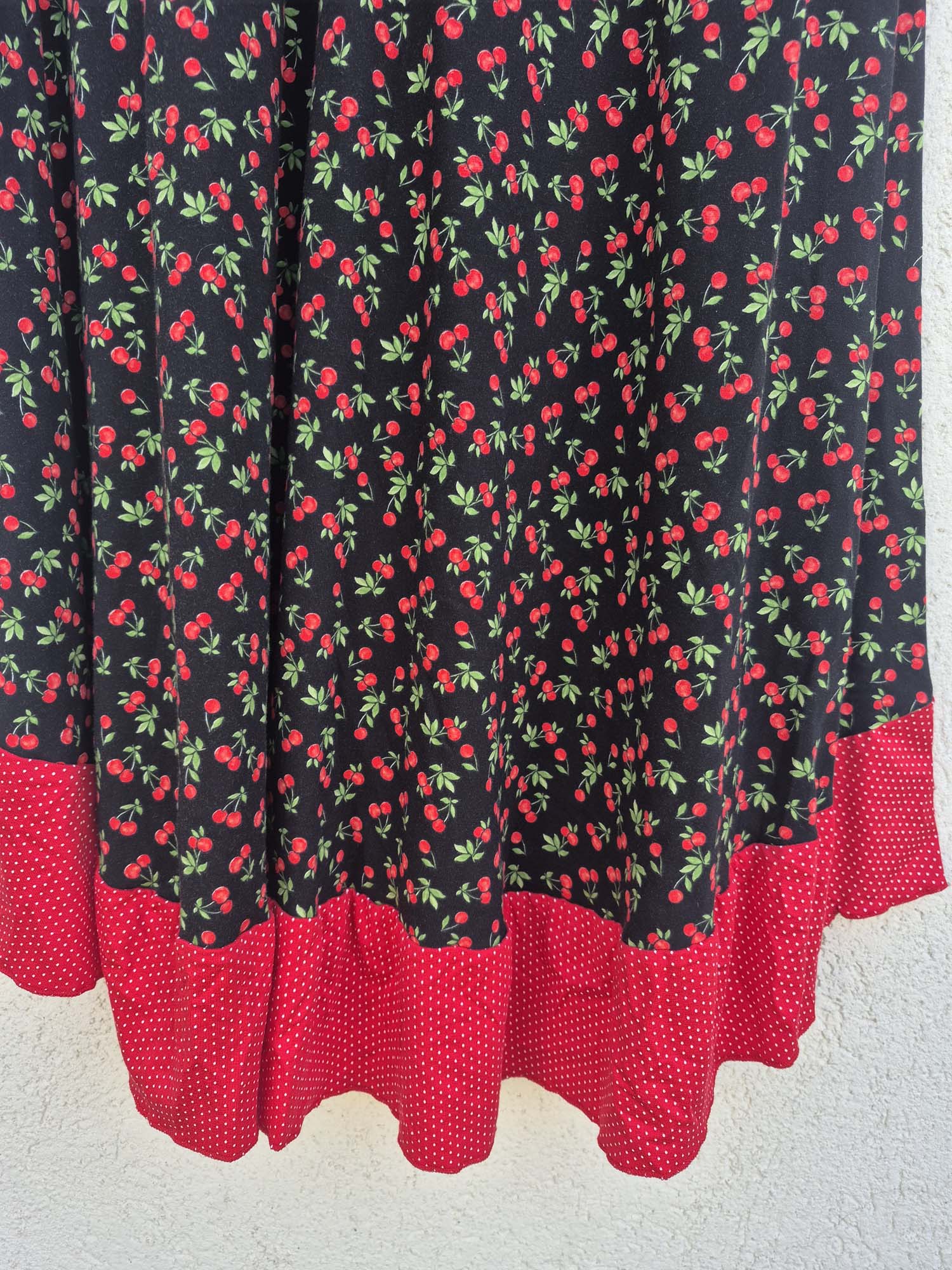 שמלת טריקו דובדבנים