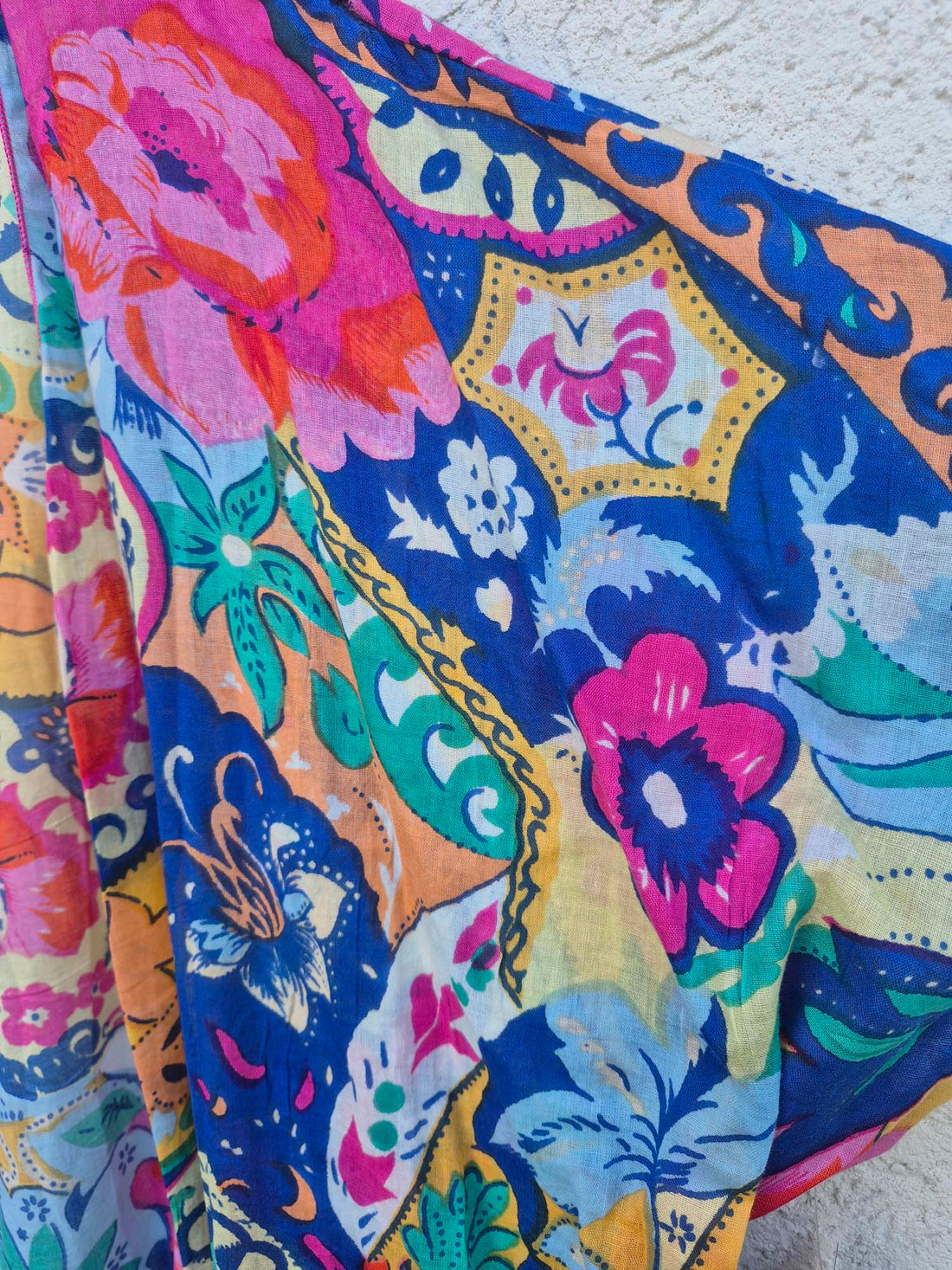 עליונית ארוכה דקיקה צבעונית