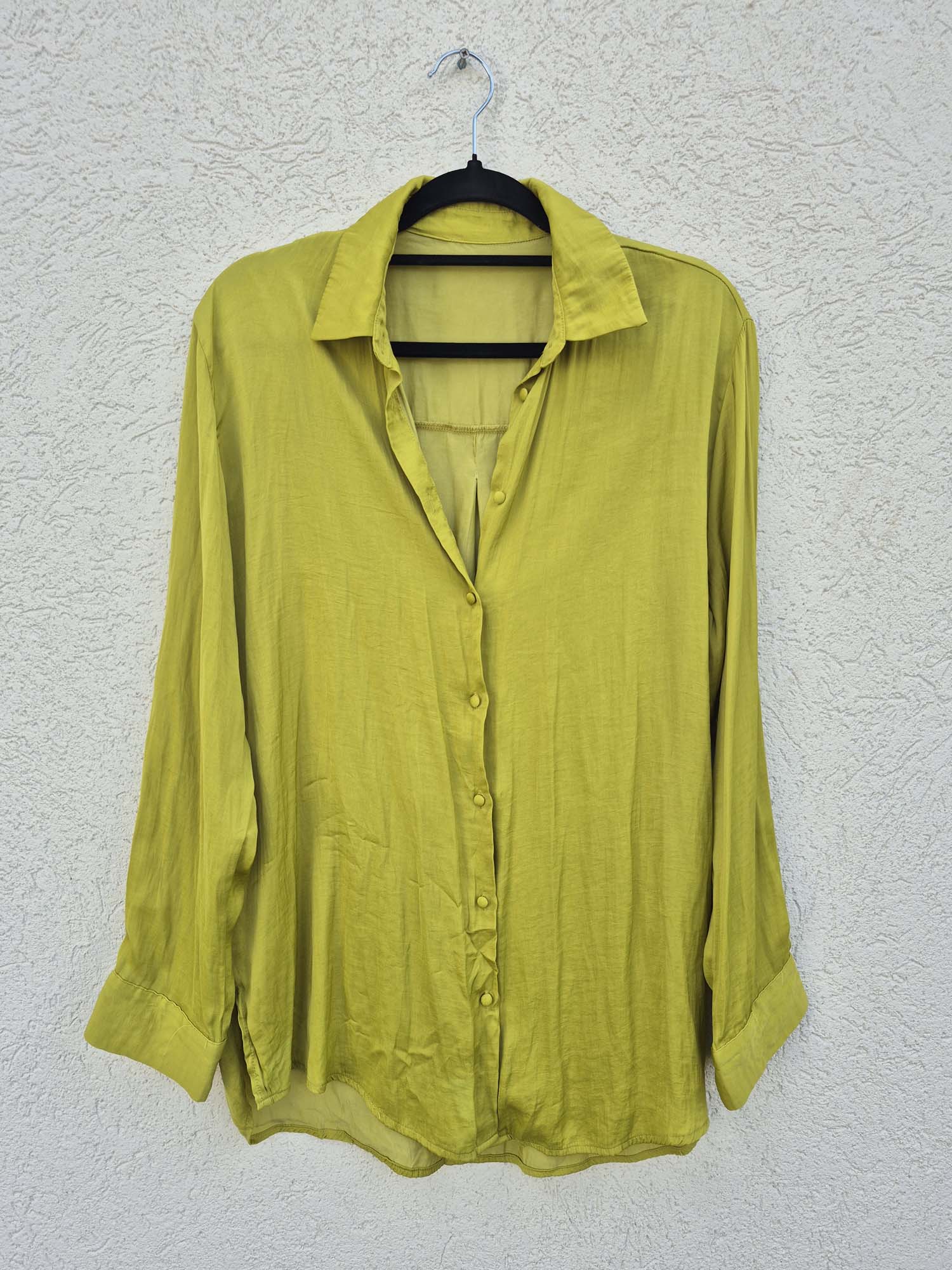 חולצה מכופתרת ירוקה