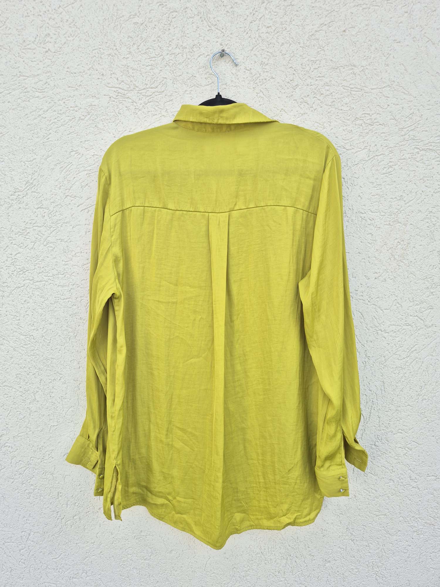 חולצה מכופתרת ירוקה