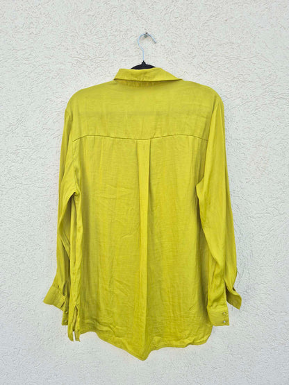 חולצה מכופתרת ירוקה