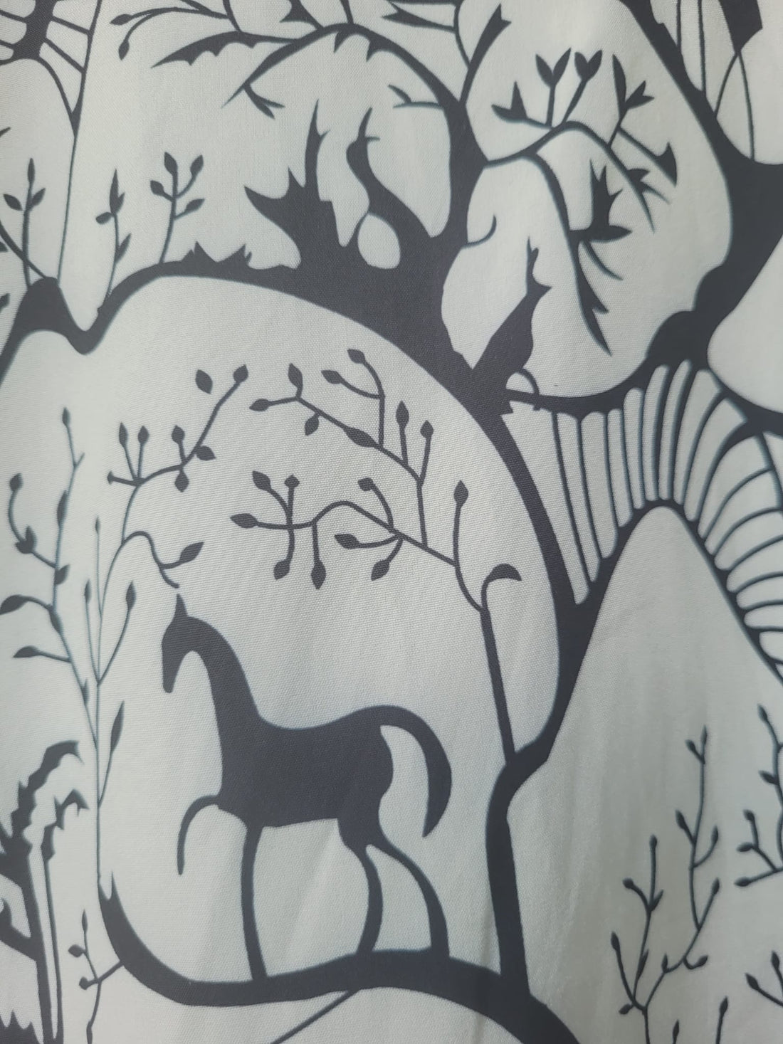 חולצה בהדפס סוסים