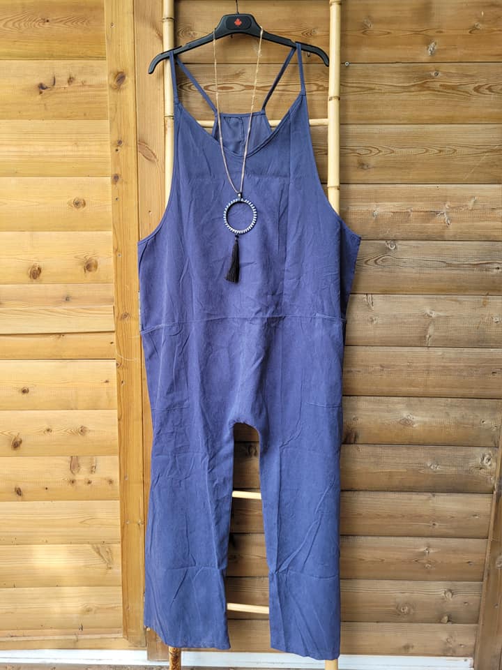 אוברול בגזרת שקי כחול מבד עם מגע משי