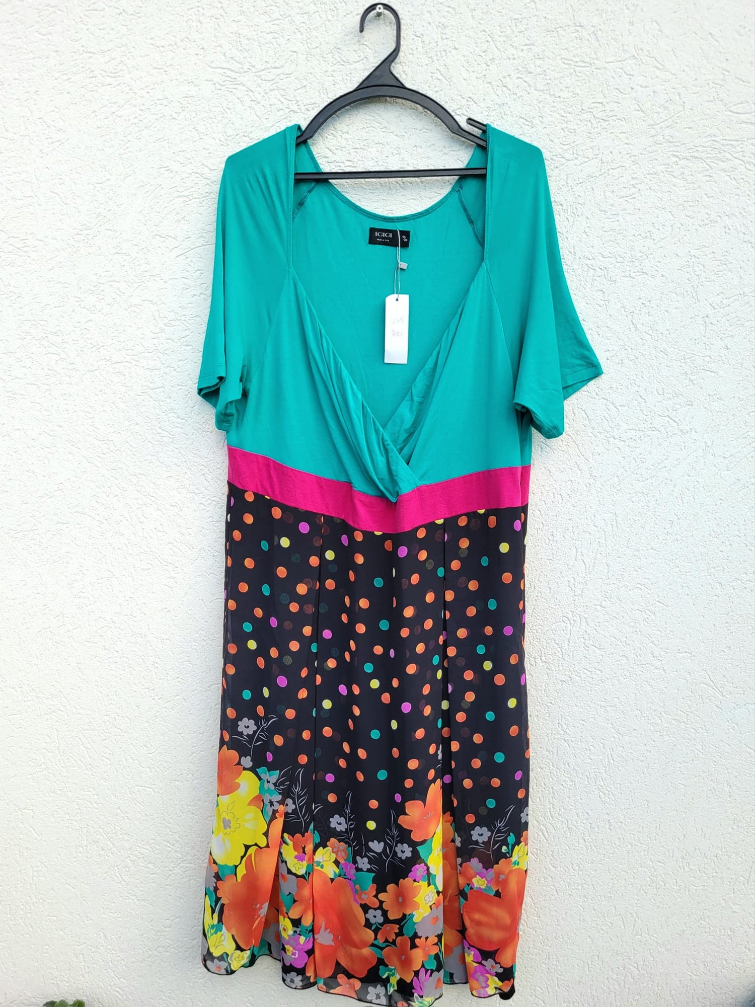 שמלה בשילוב בדים בגזרת מעטפת