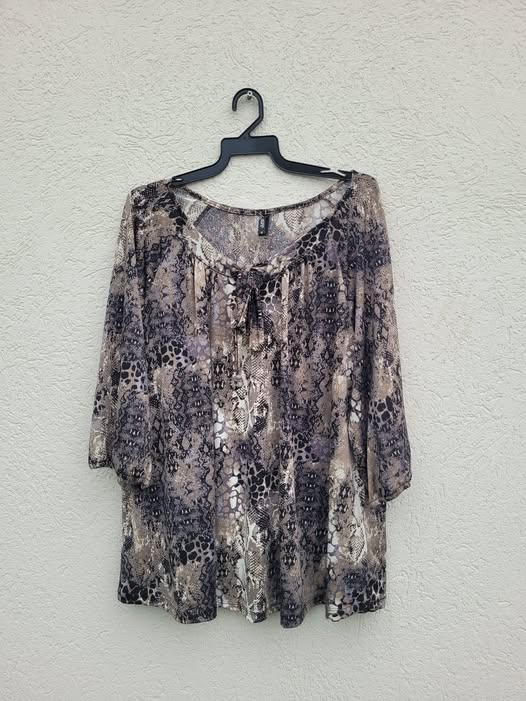 חולצה מנוחשת שיפון