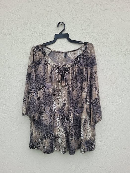 חולצה מנוחשת שיפון