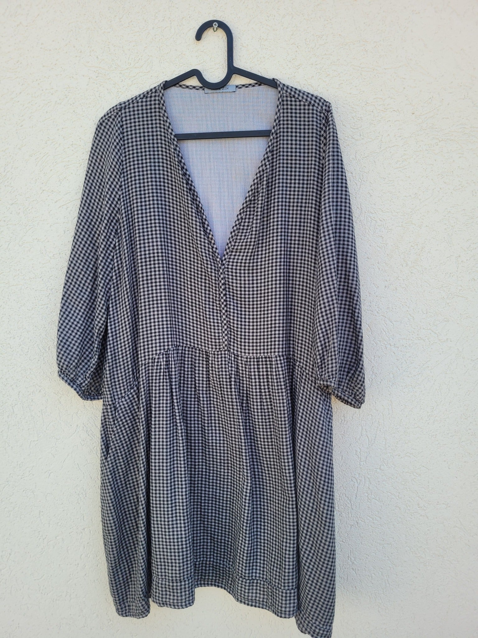 שמלת משבצות שחור ולבן