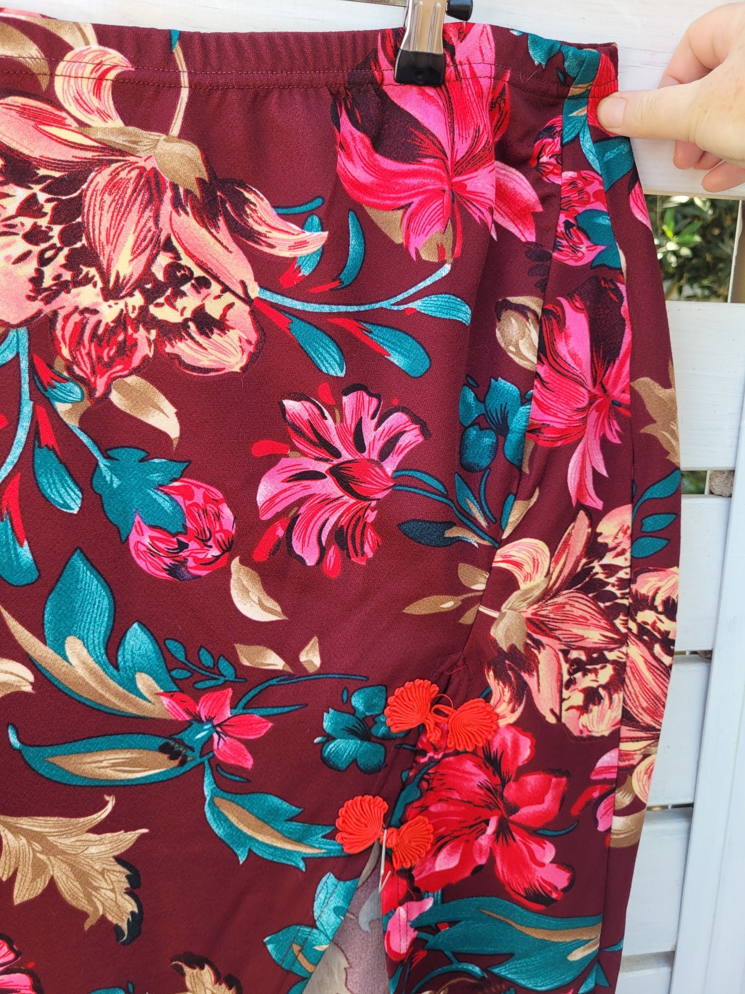 חליפה פרחונית