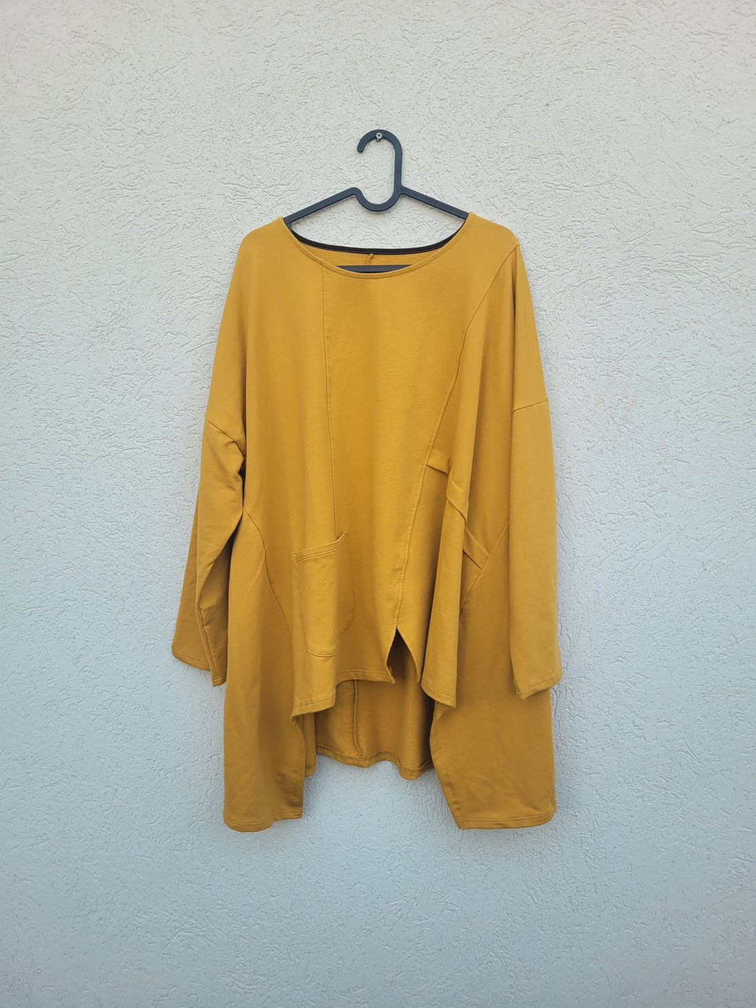 טוניקת חרדל אסימטרית