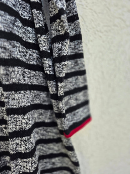 סריג פסיים שחור אפור