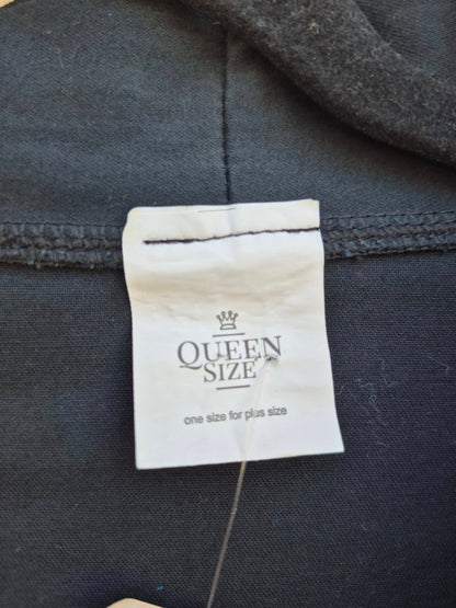 עליונית שחורה פתוחה עם כיסים