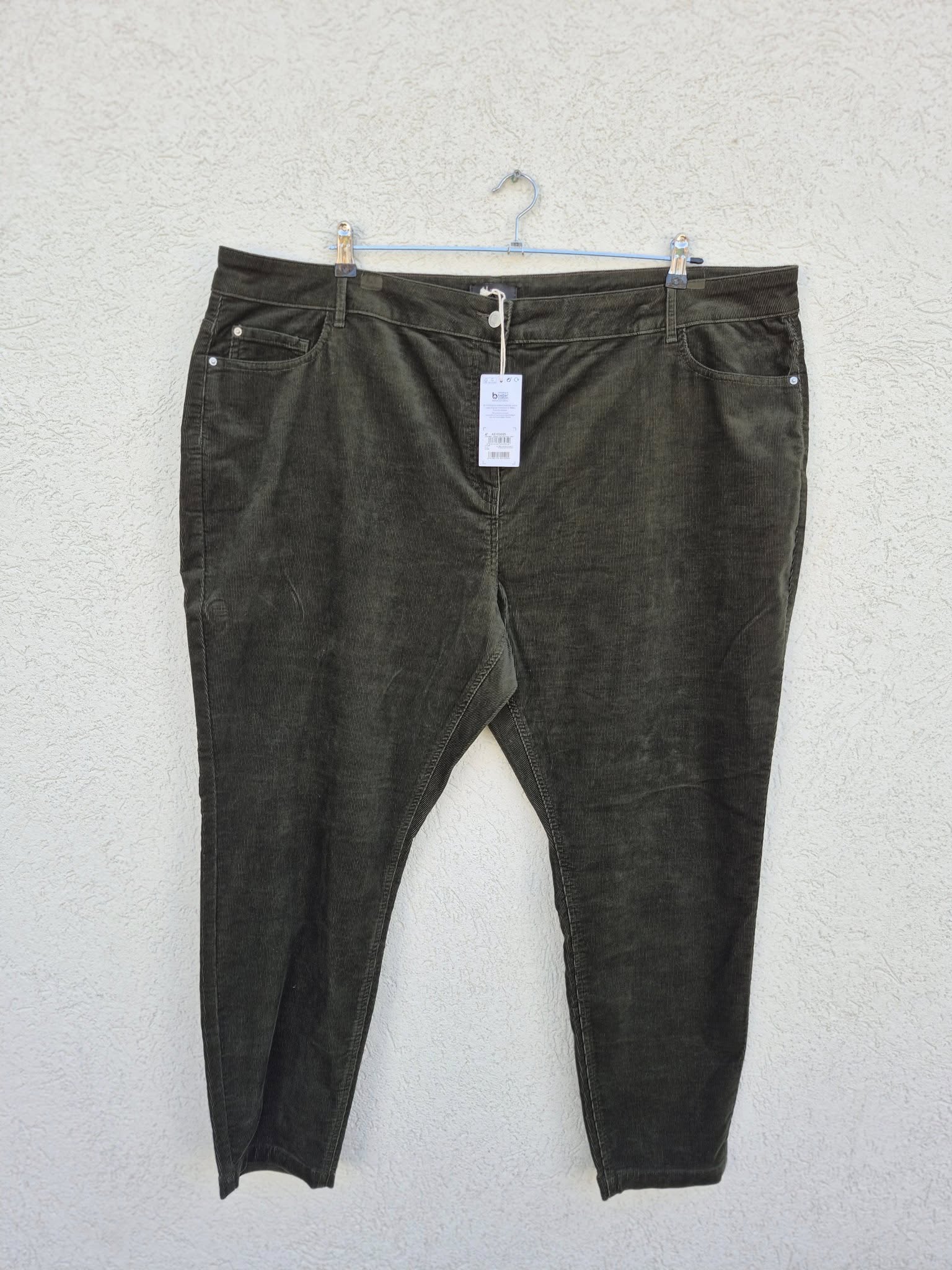 מכנסי קורדרוי בצבע זית