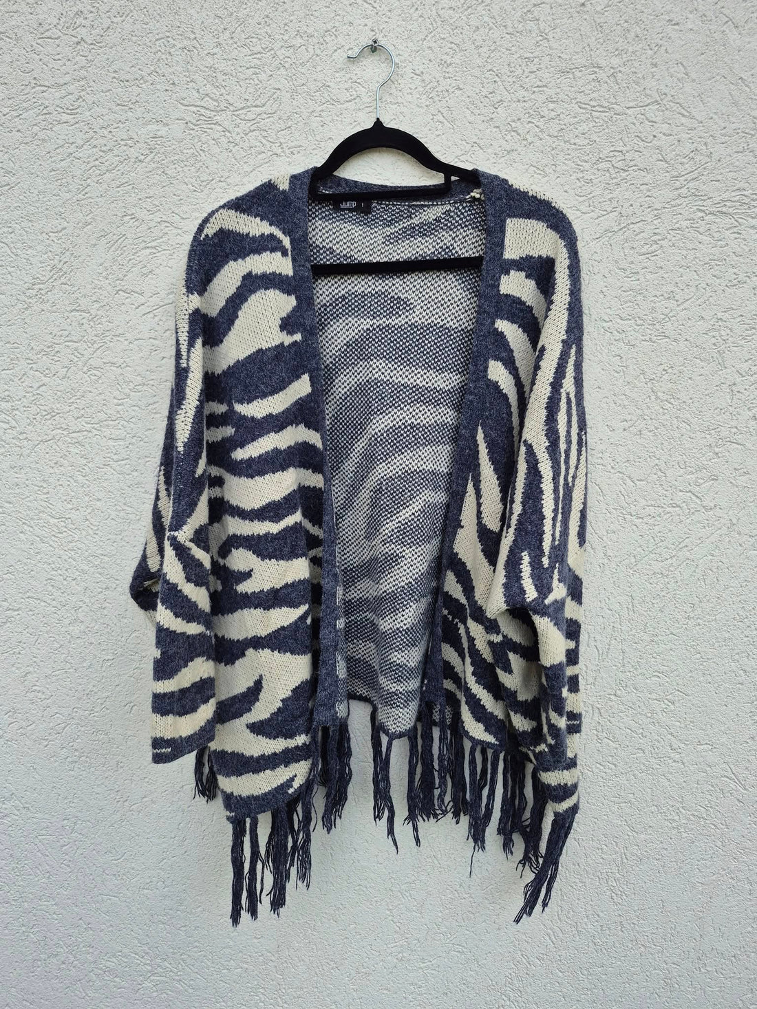 עליונית אוברסייזית מזוברת עם גדילים