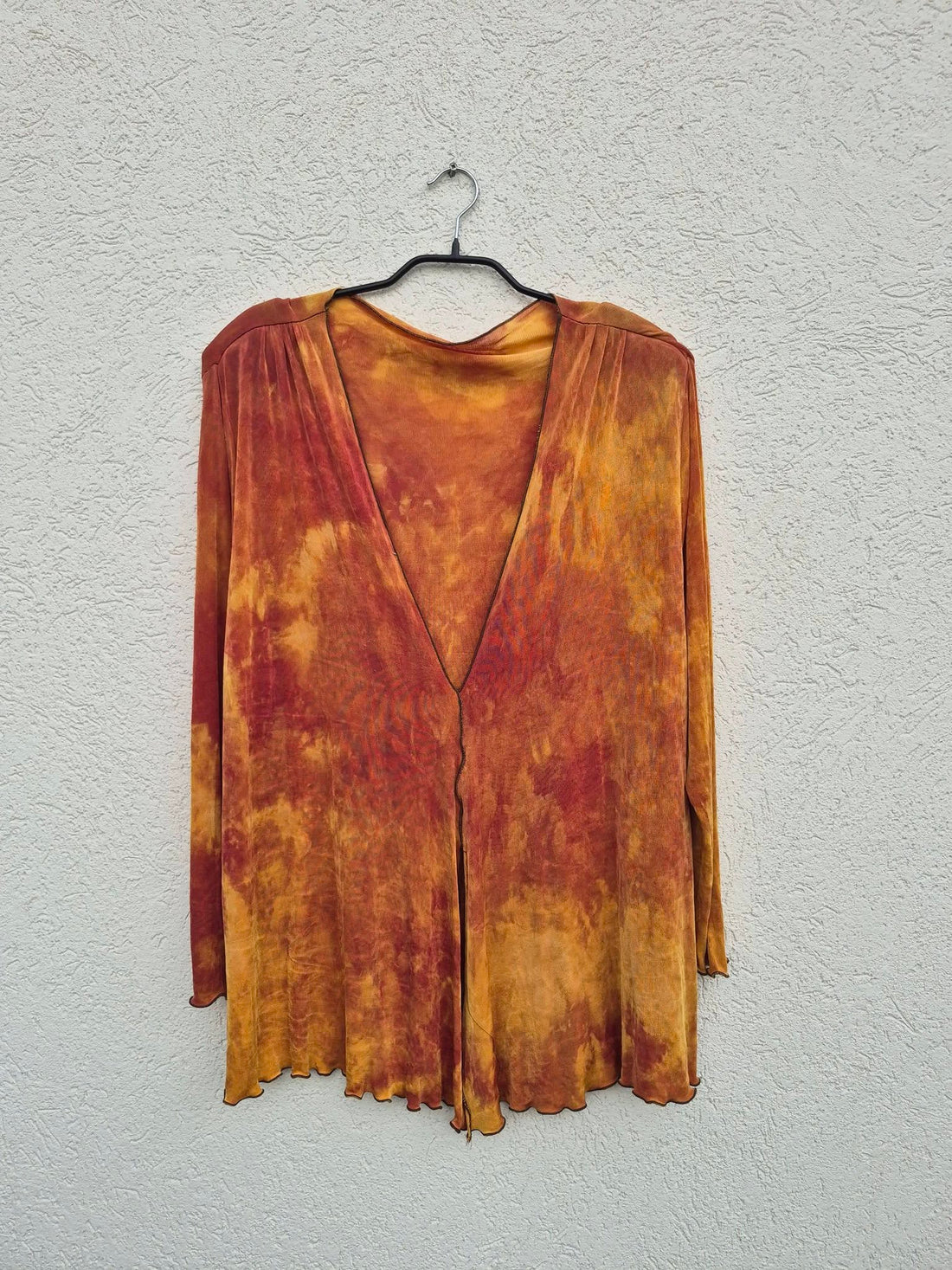 טוניקה בגוונים חומים מבהיקים