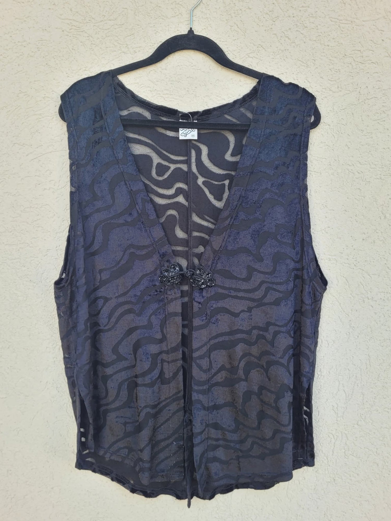 ווסט קטיפה ותחרה