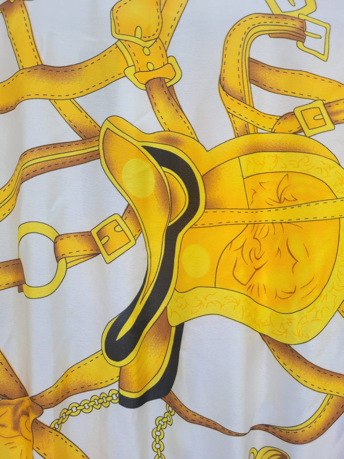 שמלת ערב סאטן בהדפס צהוב