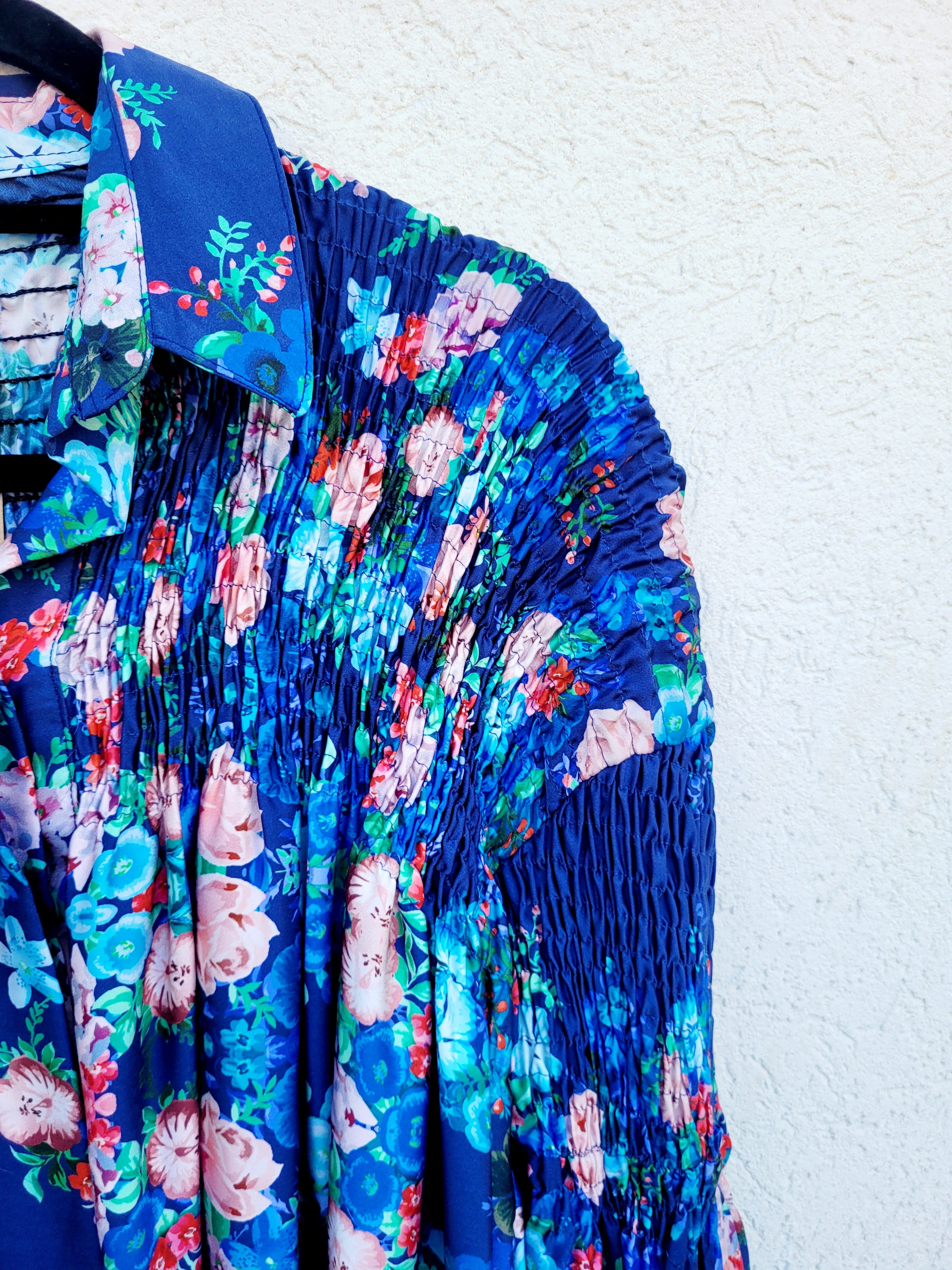 שמלת כיווצים פרחונית