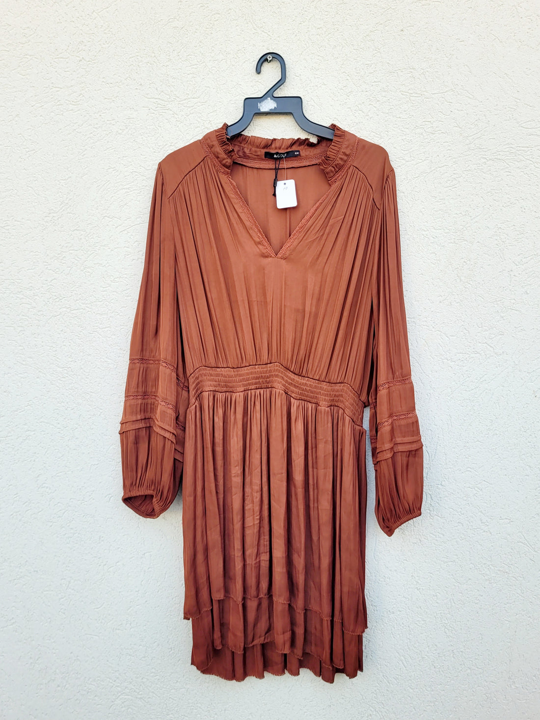 שמלה בצבע בריק