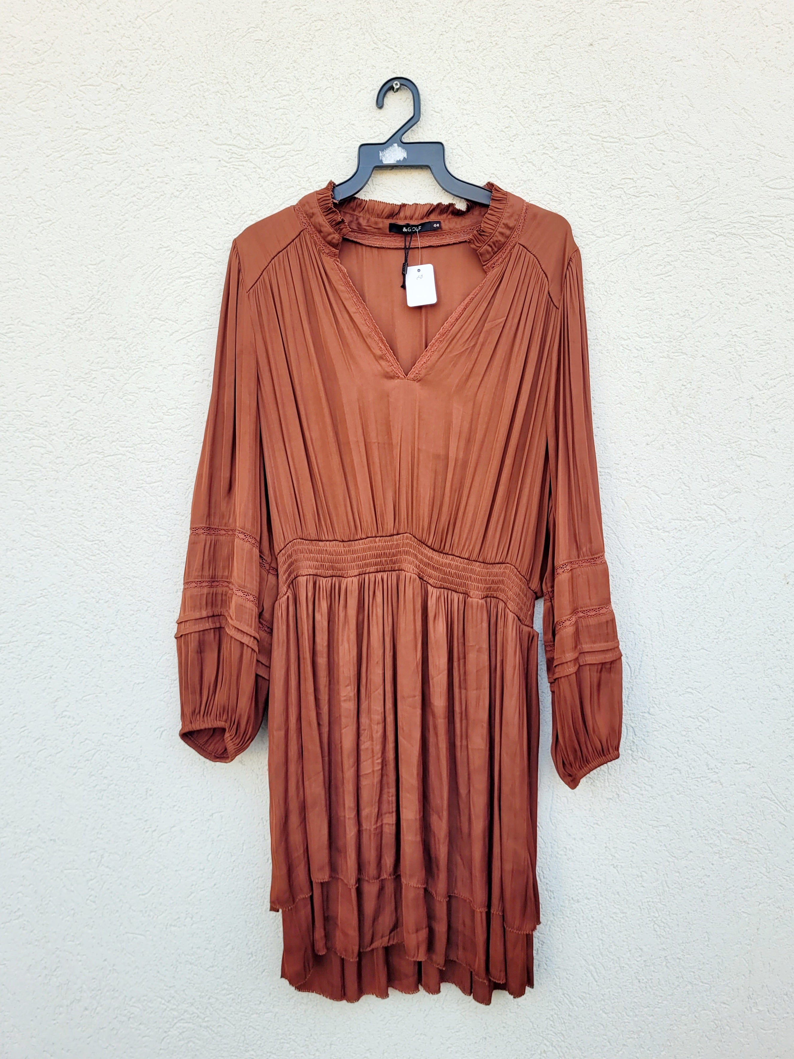 שמלה בצבע בריק