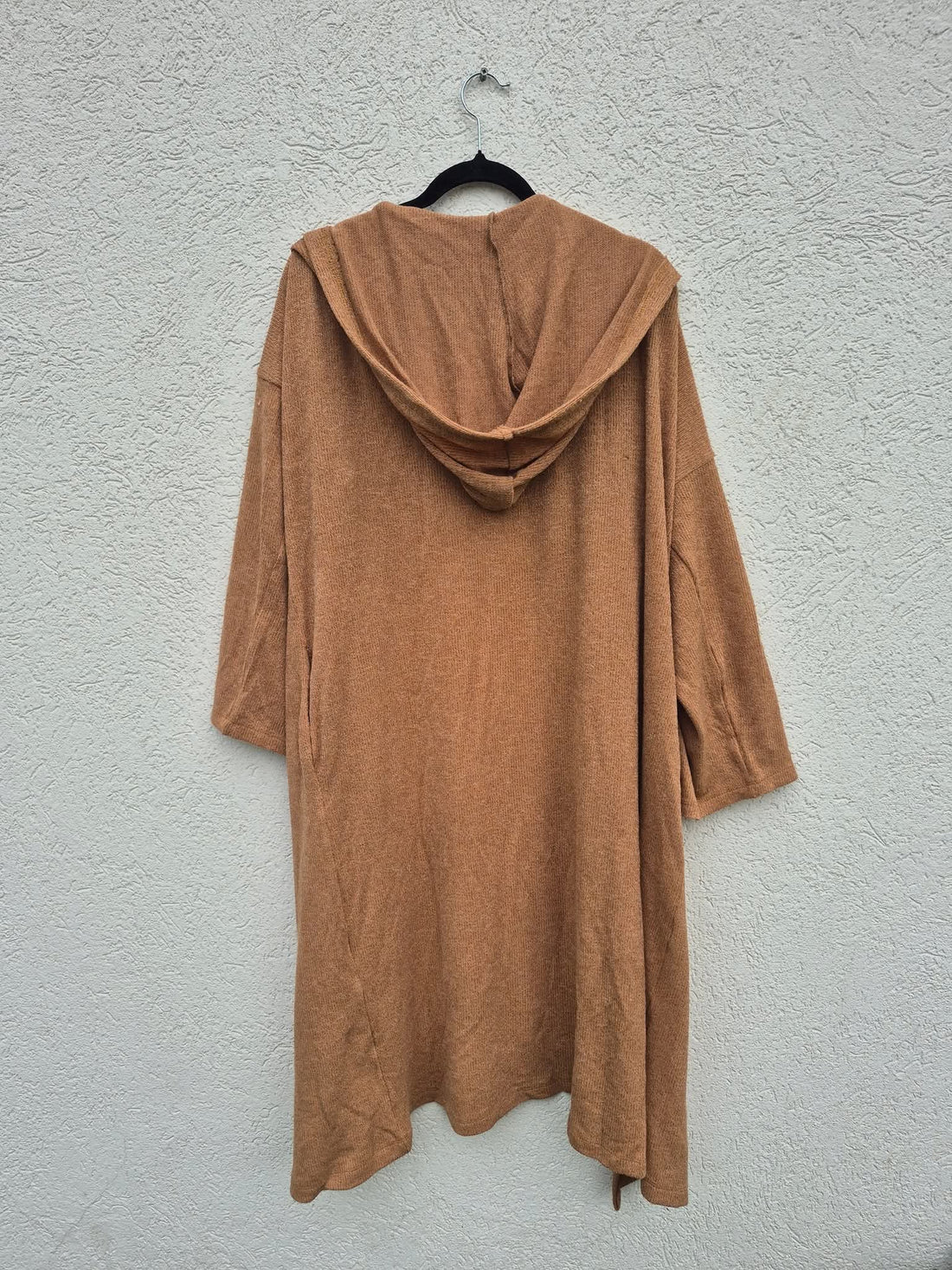 עליונית סריג קפוצון בצבע קפה