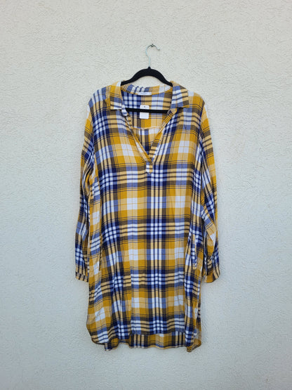 שמלה משובצת חצי מכופתרת