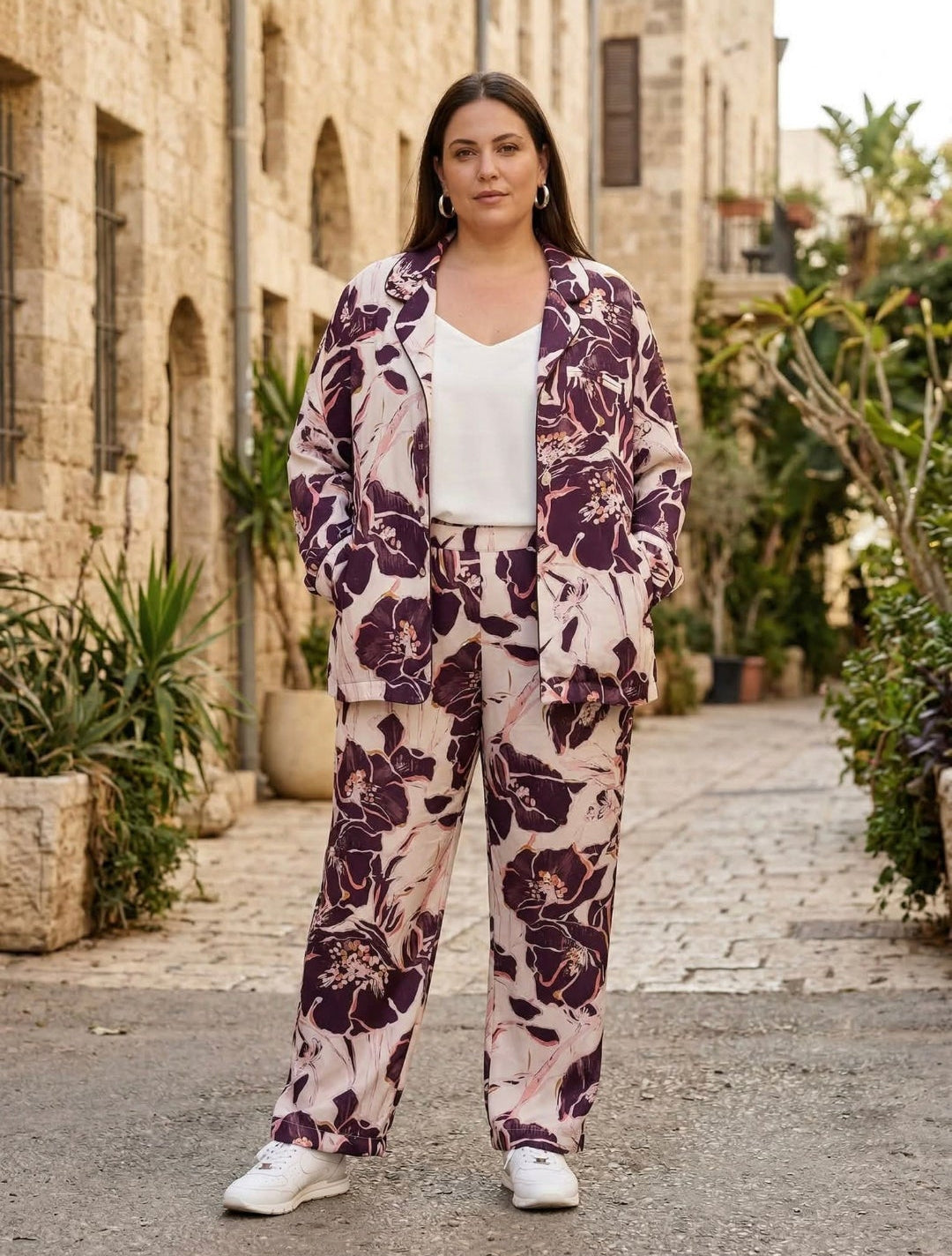חליפה פרחונית