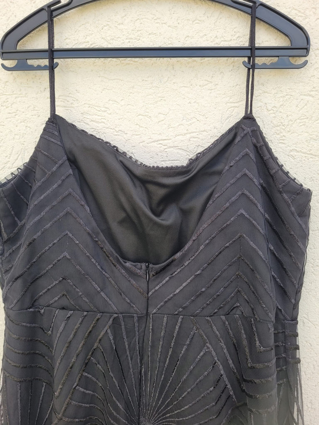 שמלת ערב שחורה בגזרה A