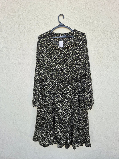 שמלה פרחונית עם שרוולים ארוכים