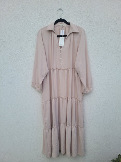 שמלת מקסי שכבות בהירה