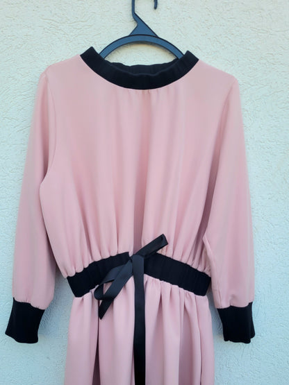 שמלה אסימטרית