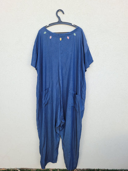 אוברול כחול עם פסים דקים