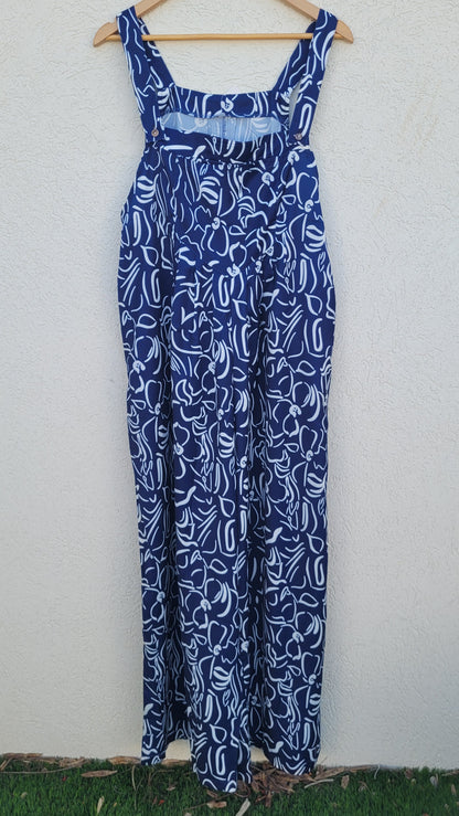 אוברול כחול ולבן