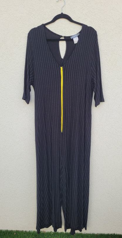 אוברול שחור עם פסים לבנים