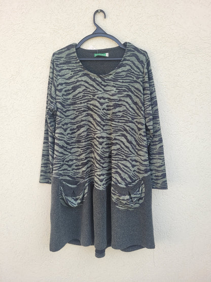 שמלת סריג בשילוב מנומר