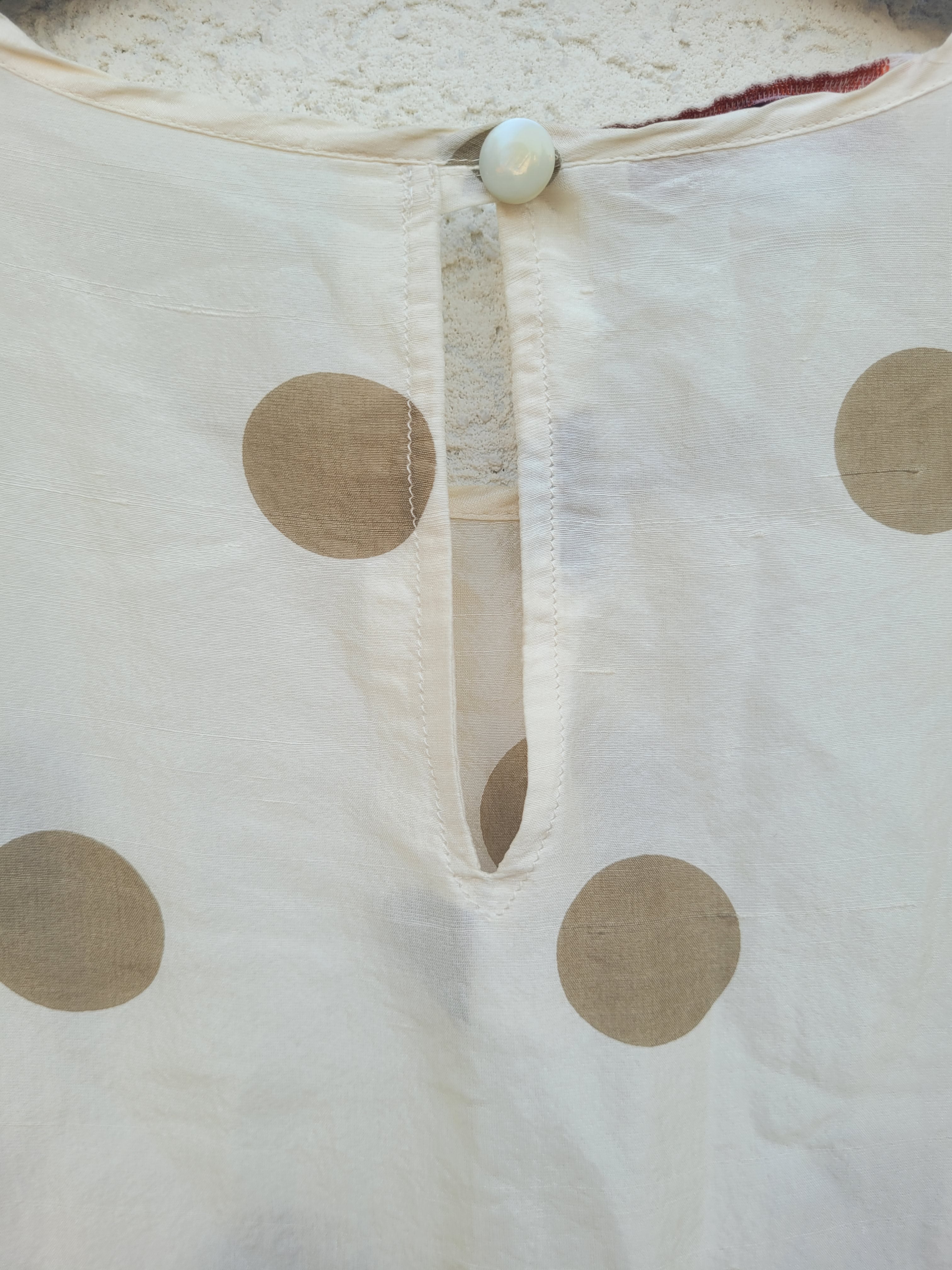 חולצת משי נקודות