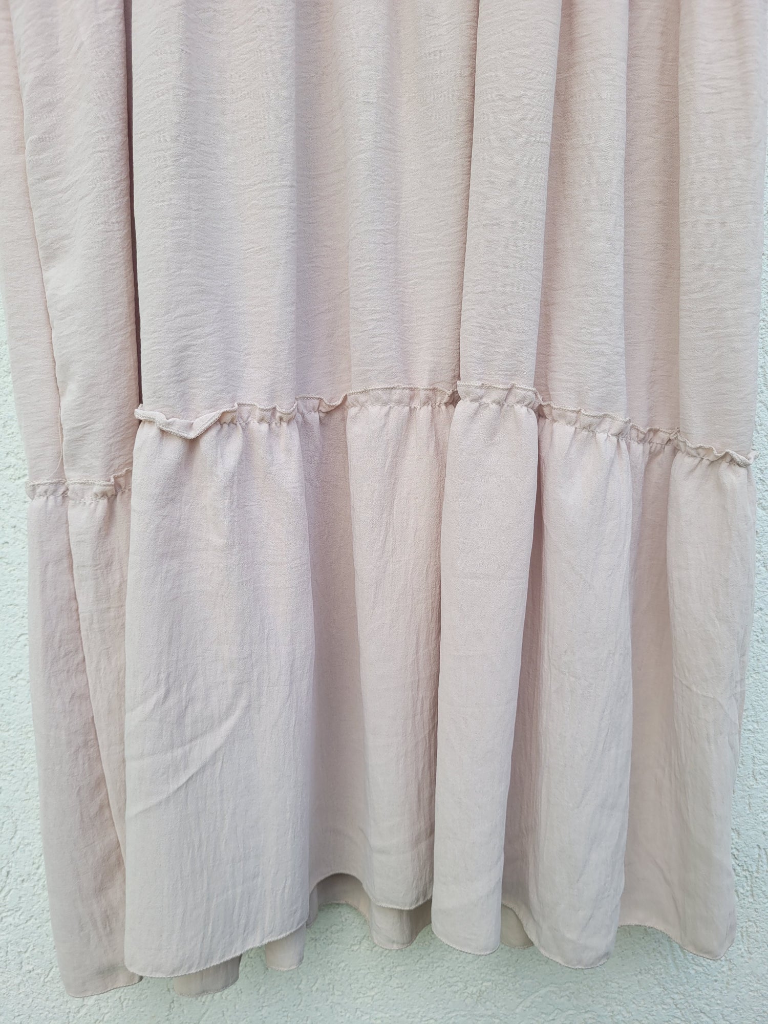 שמלת מקסי שכבות בהירה