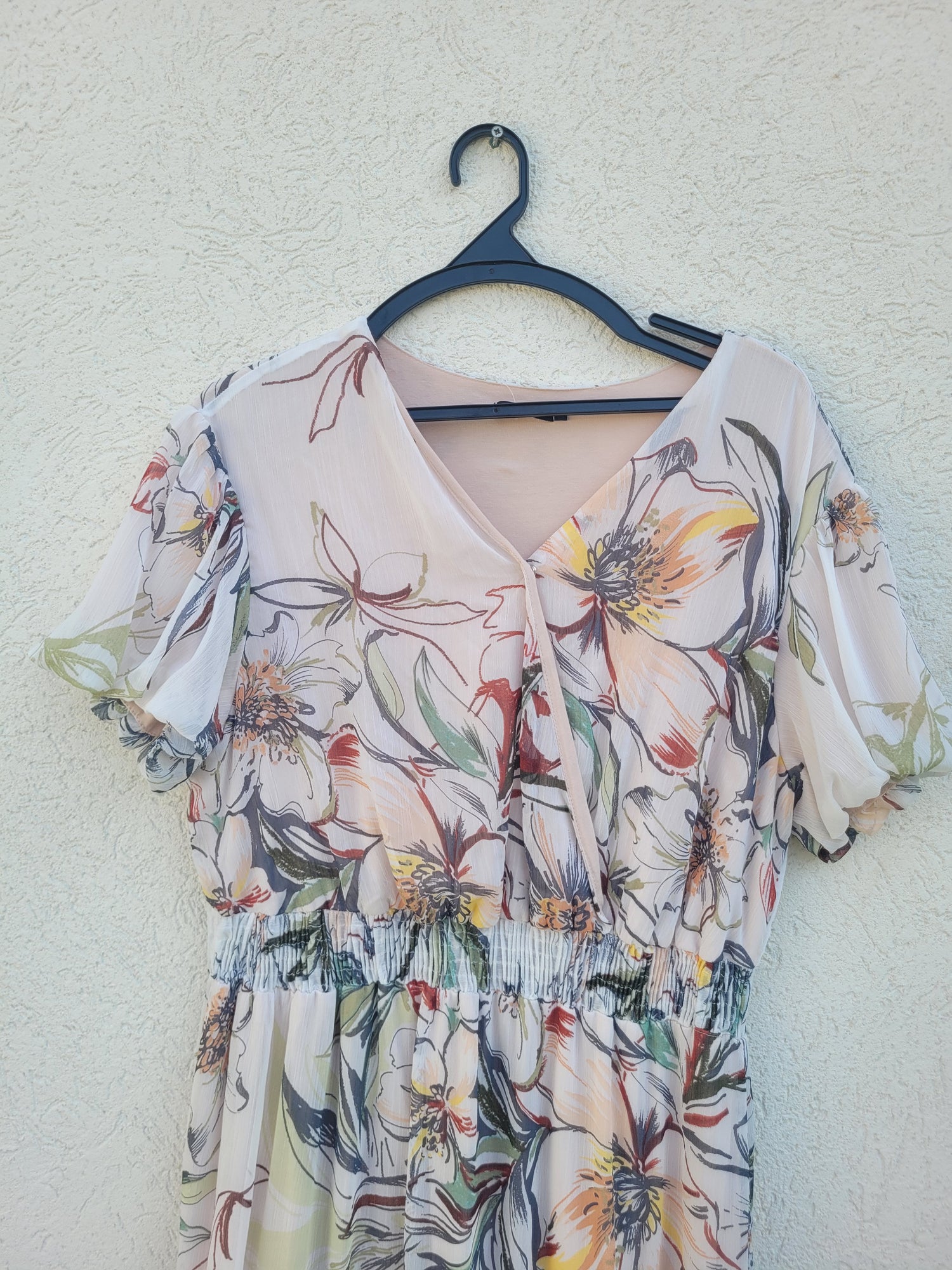 שמלת מקסי פרחונית בגזרת מעטפת