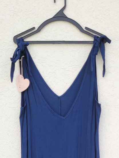 אוברול כחול מתרחב