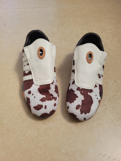 סניקרס בהדפס פרה ללא שרוכים מידה 41.5