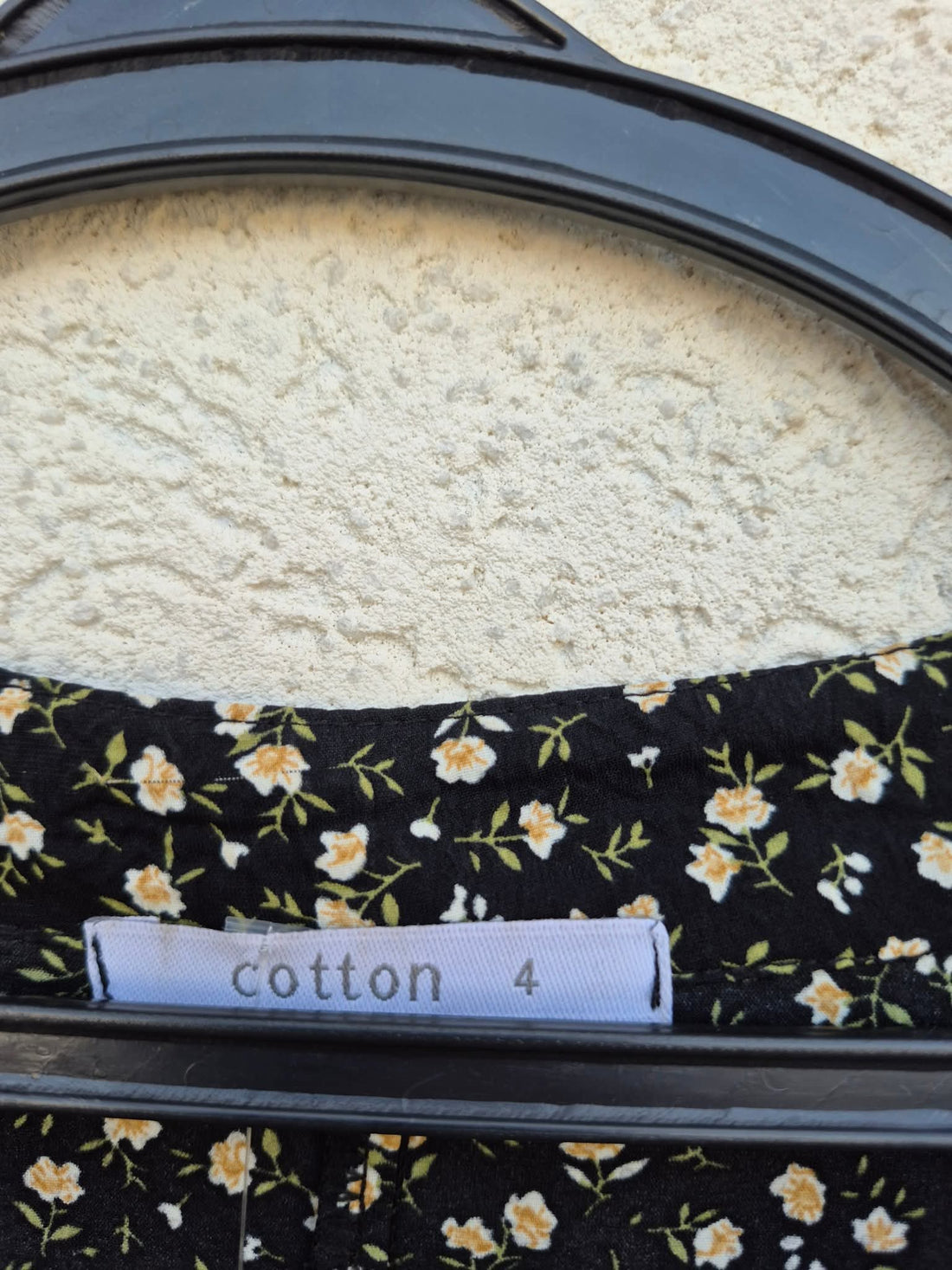 שמלה פרחונית עם שרוולים ארוכים