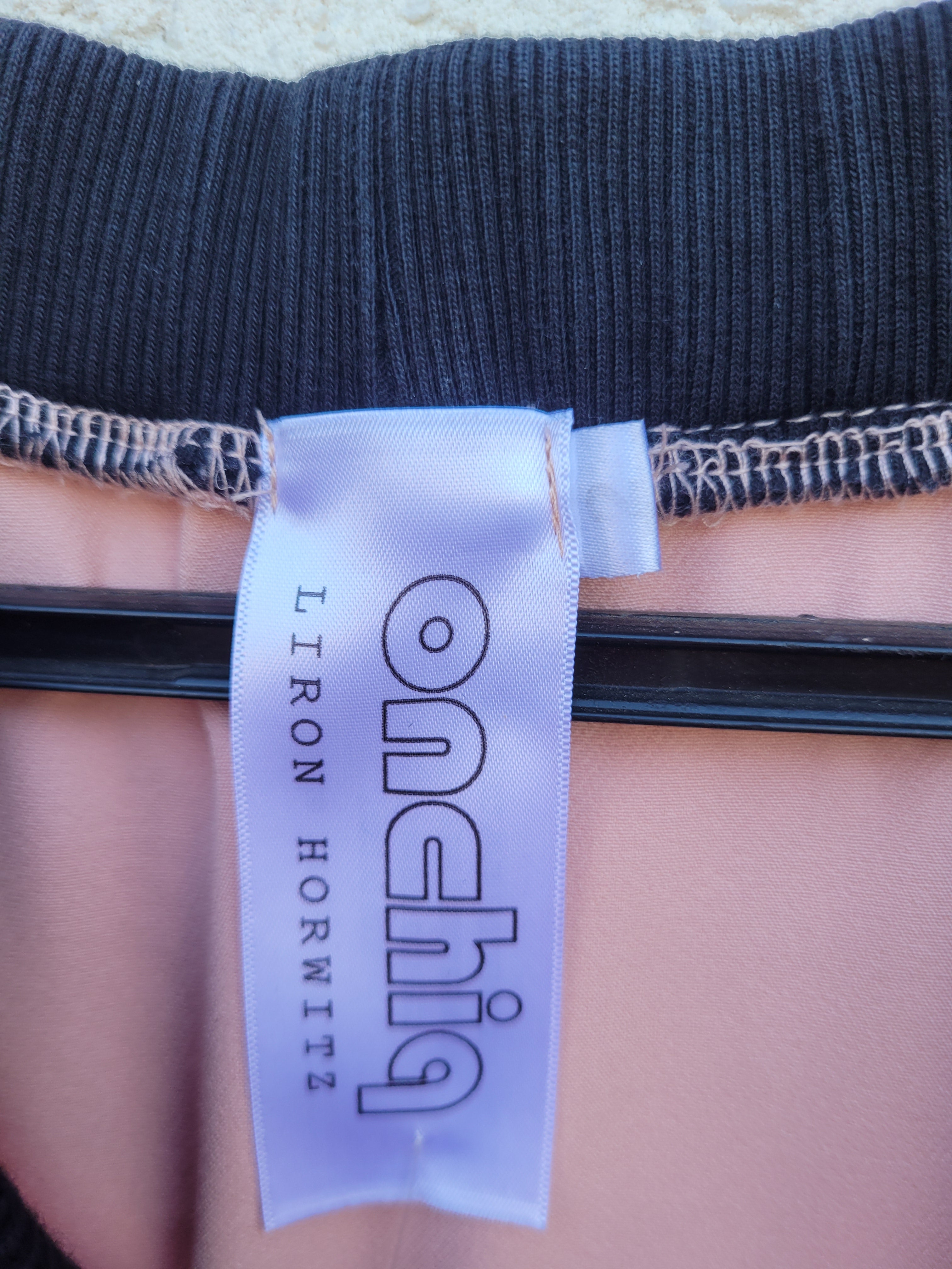 שמלה אסימטרית